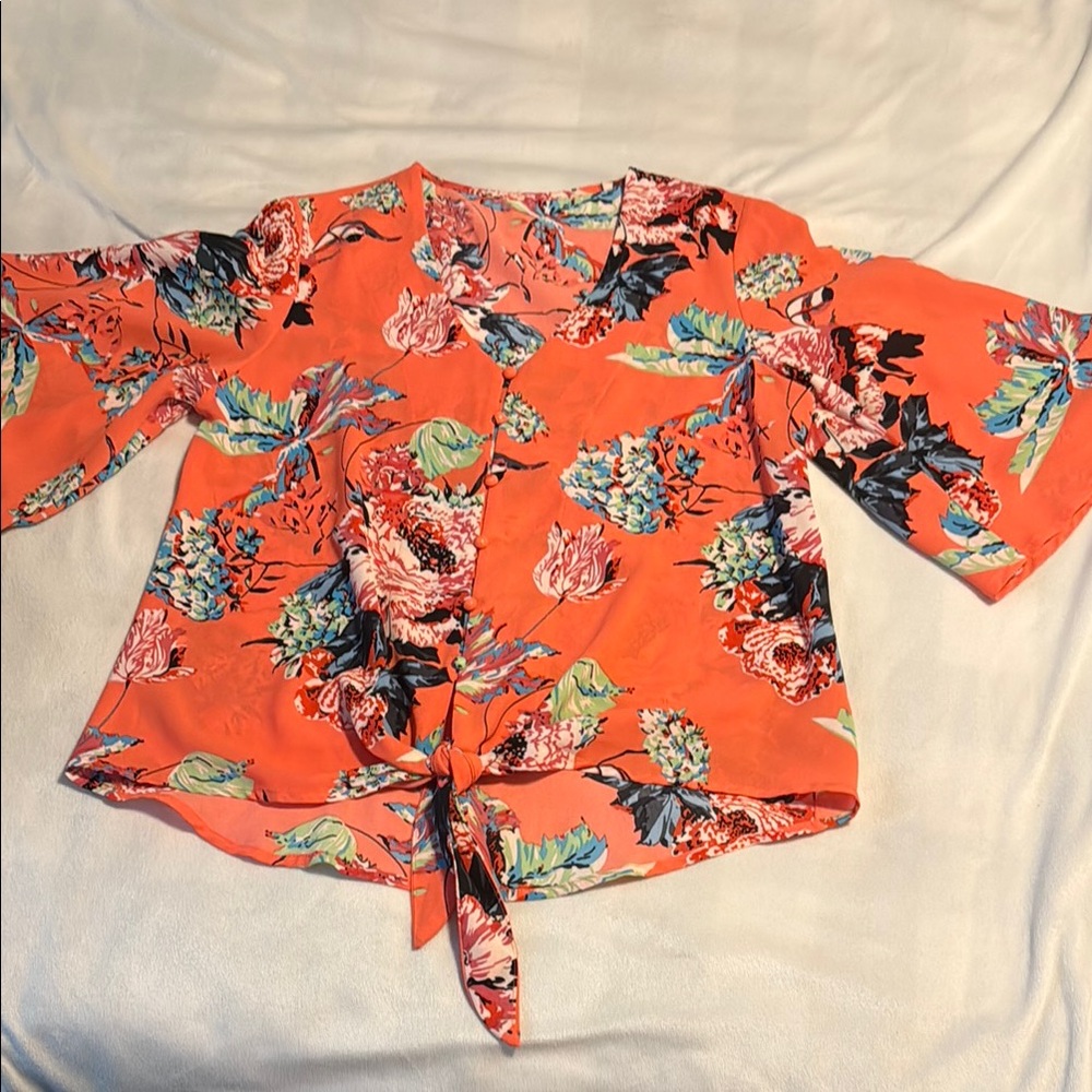Super cute bell sleeve Floral Orange Women's Top, size L
